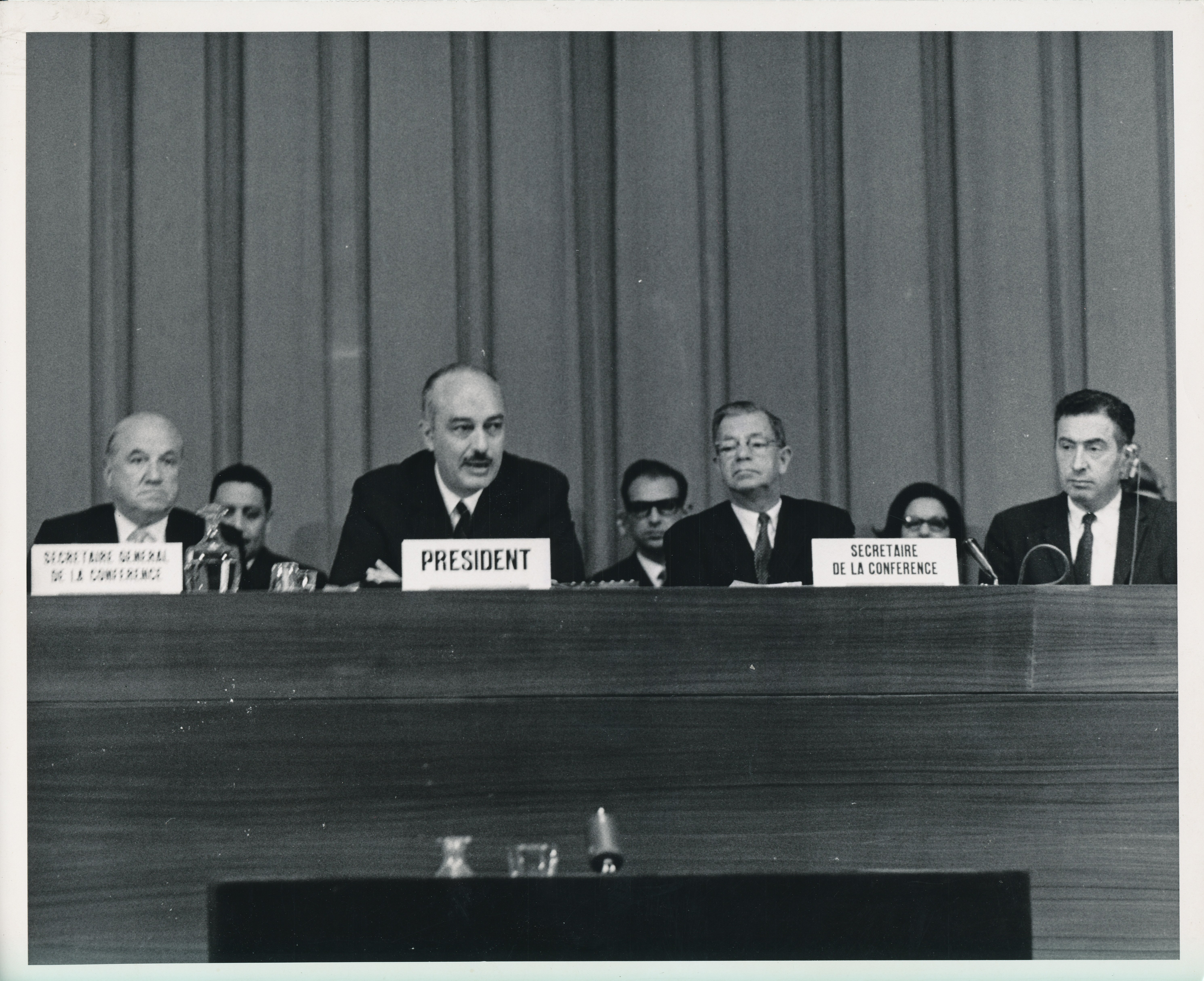 Raúl Prebisch en la primera reunión de la Conferencia de las Naciones Unidas sobre Comercio y Desarrollo